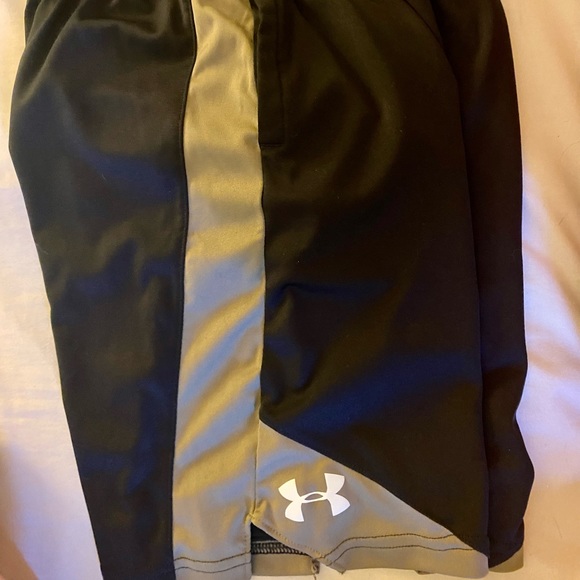 Under armor - Picture 2 of 3